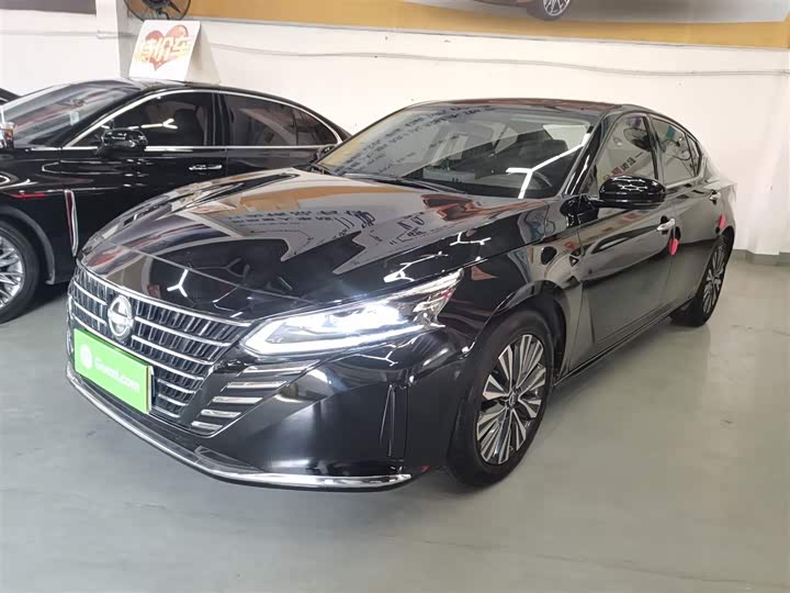 Фото 1 - Nissan Teana