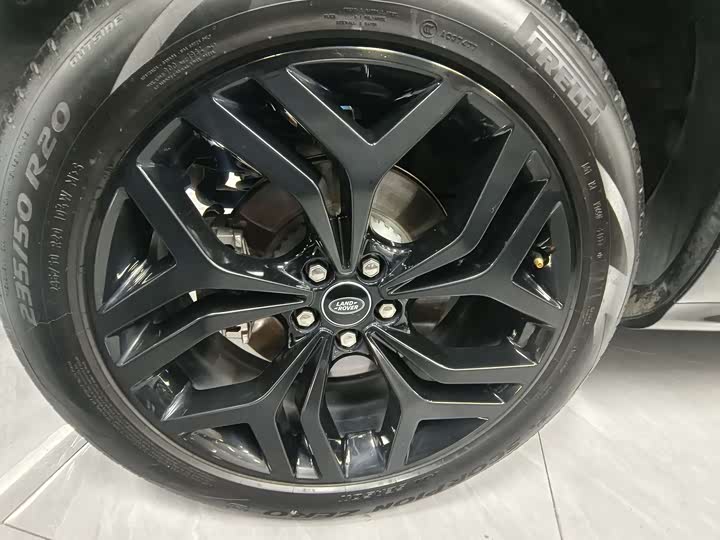 Фото 8 - Land Rover Range Rover Evoque L