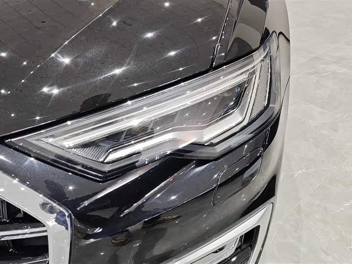 Фото 5 - Audi A6L