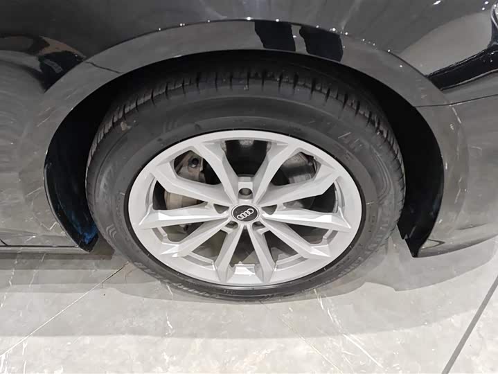 Фото 6 - Audi A6L