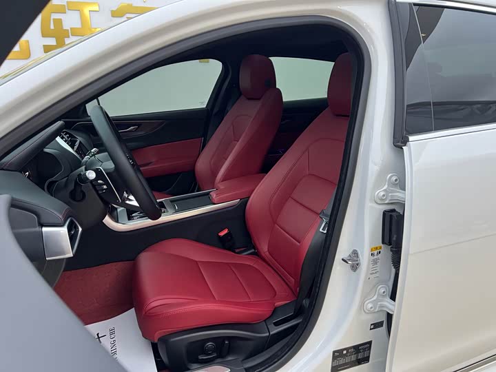 Фото 7 - Jaguar XE L