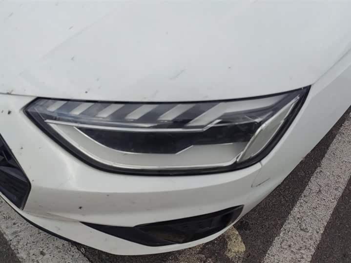 Фото 5 - Audi A4L