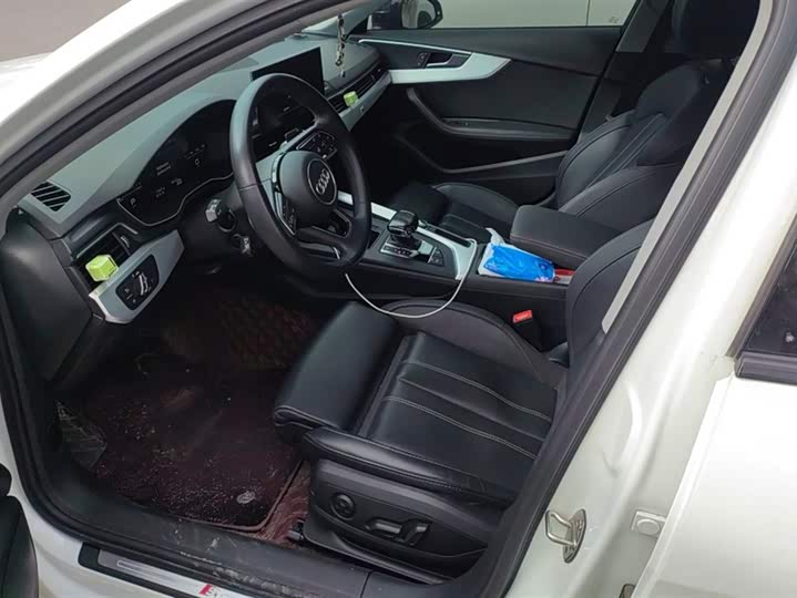 Фото 9 - Audi A4L