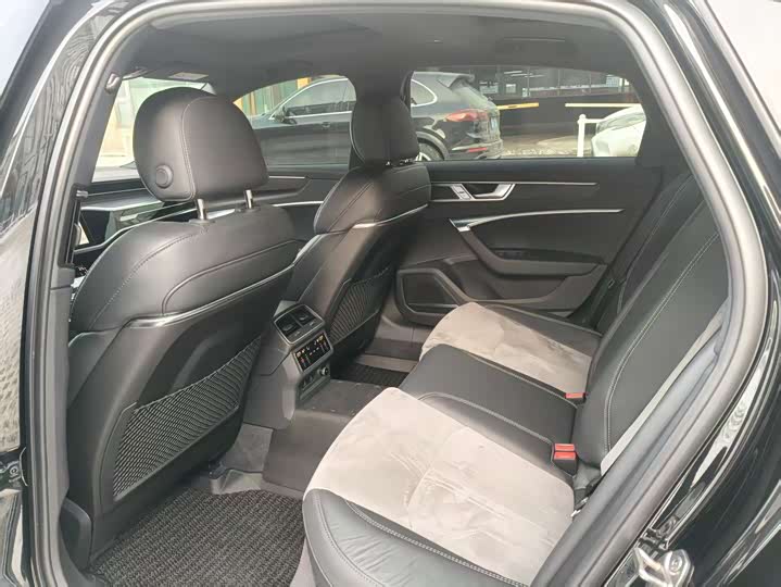 Фото 7 - Audi A6L