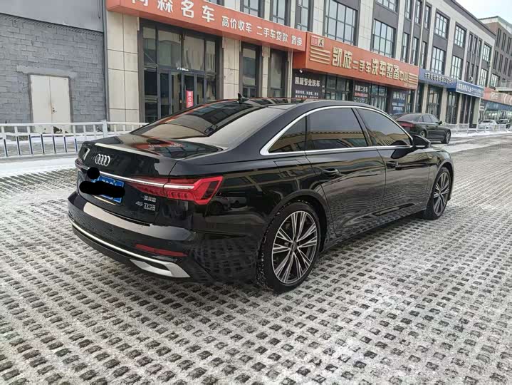 Фото 8 - Audi A6L