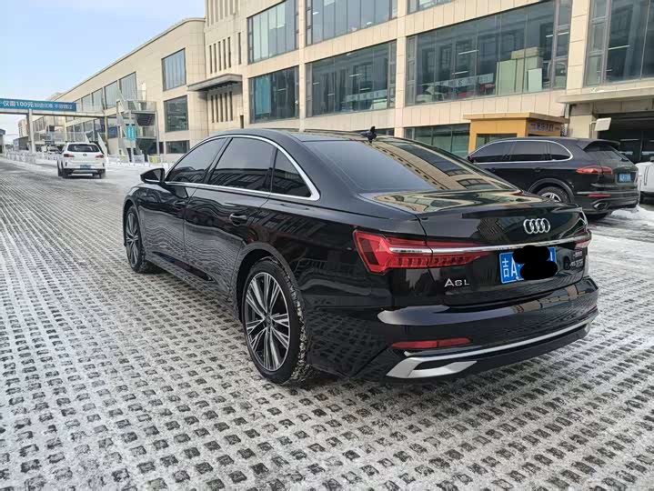 Фото 9 - Audi A6L