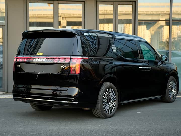 Фото 5 - Zeekr 009