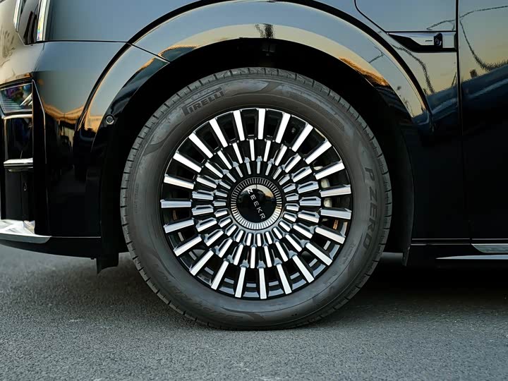 Фото 8 - Zeekr 009