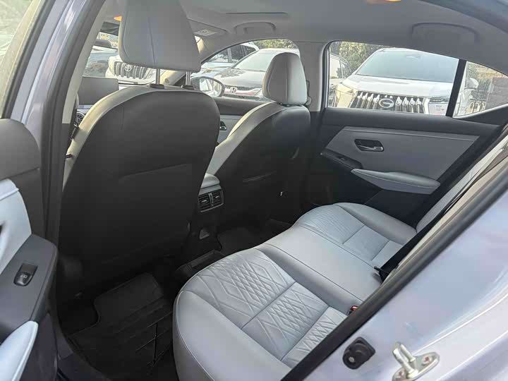 Фото 6 - Nissan Sylphy