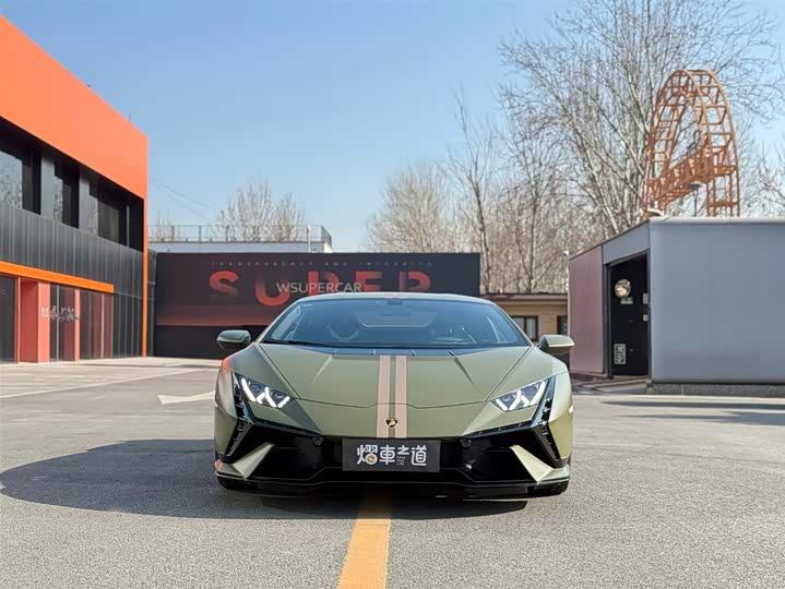 Фото 2 - Lamborghini Huracán