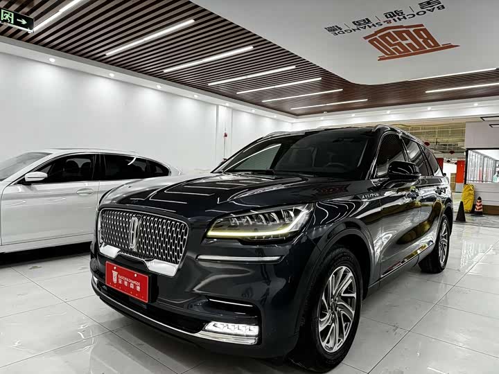 Фото 1 - Lincoln Aviator