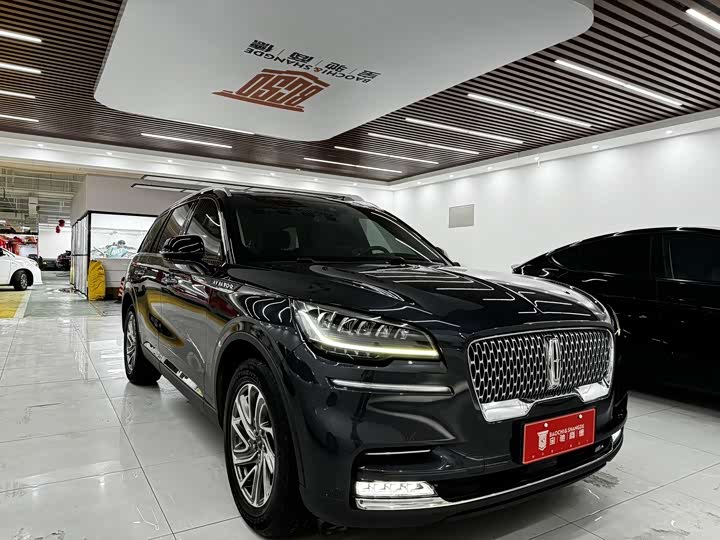 Фото 3 - Lincoln Aviator