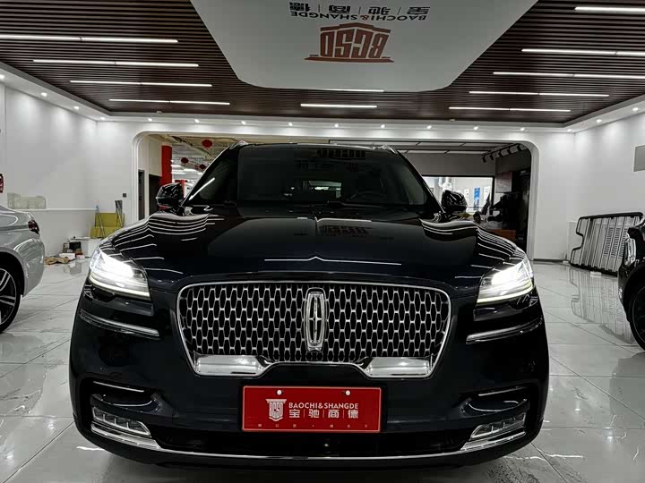 Фото 9 - Lincoln Aviator