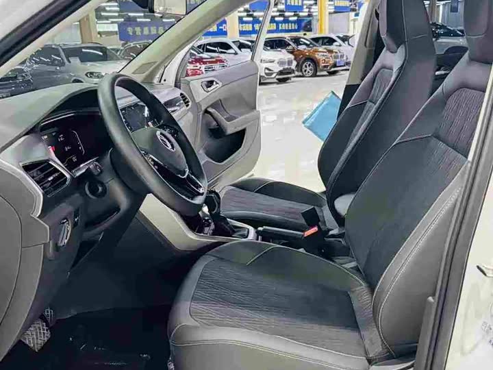 Фото 4 - Volkswagen T-Cross