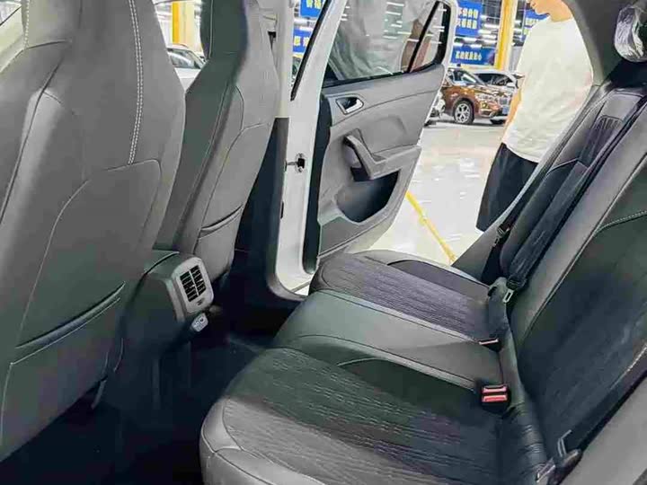 Фото 5 - Volkswagen T-Cross