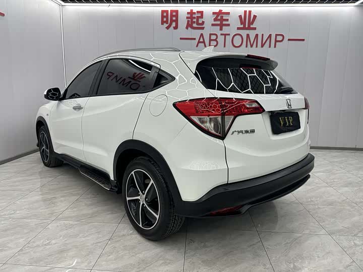 Фото 8 - Honda Vezel