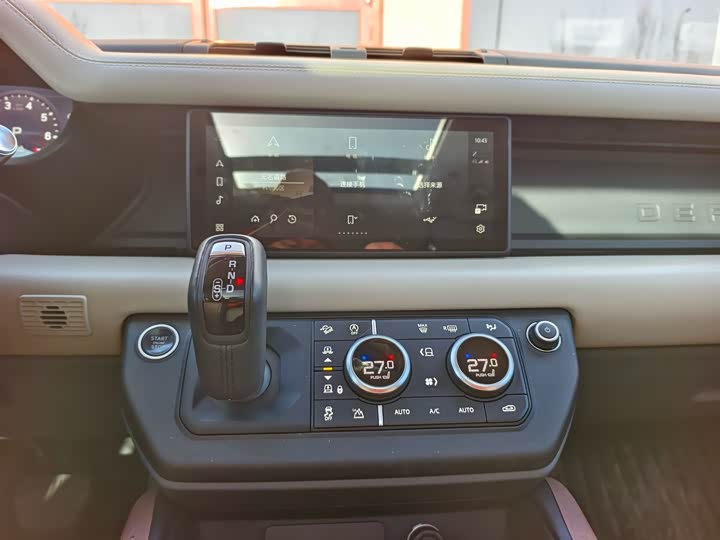 Фото 8 - Land Rover Defender