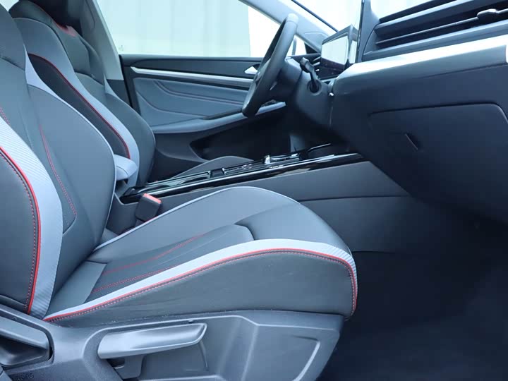 Фото 8 - Volkswagen Lamando L