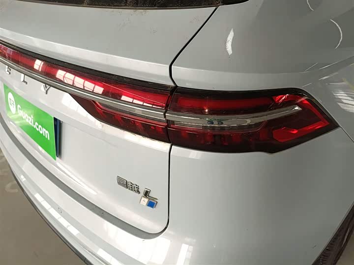 Фото 8 - Geely Monjaro