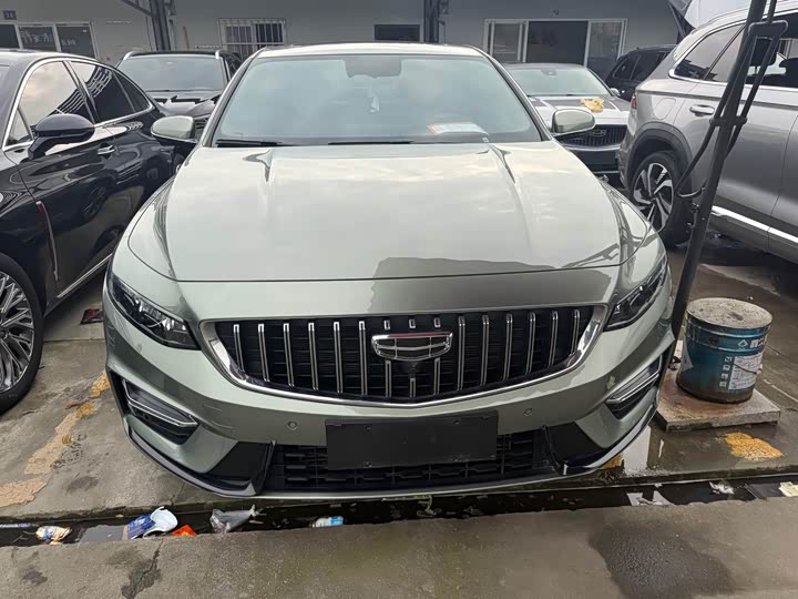 Фото 2 - Geely Preface