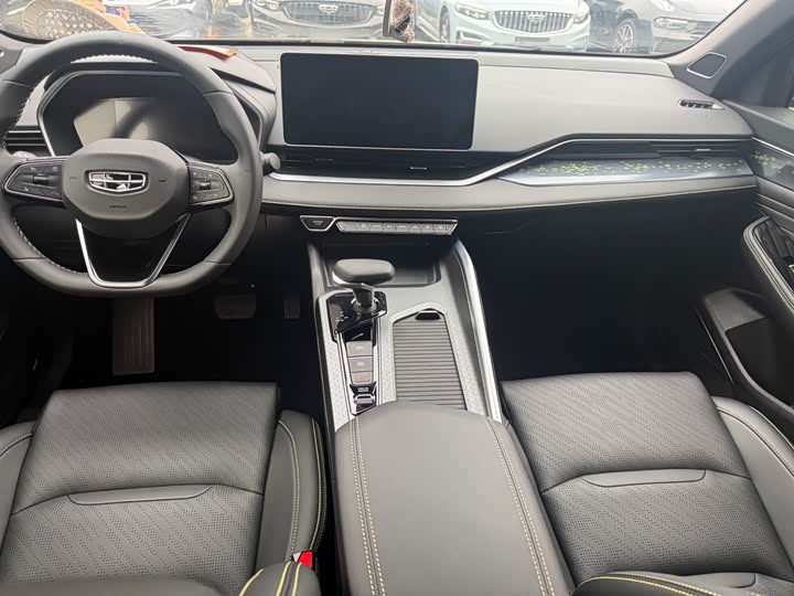 Фото 6 - Geely Preface