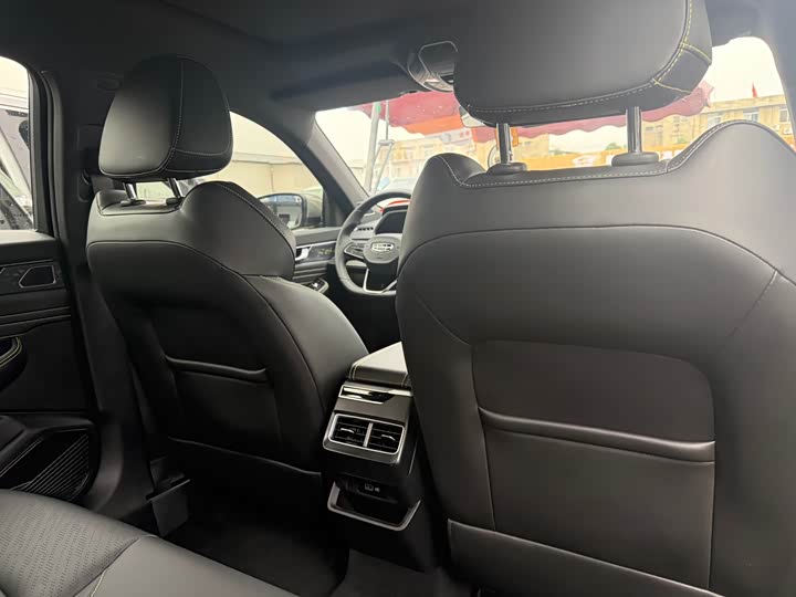 Фото 9 - Geely Preface