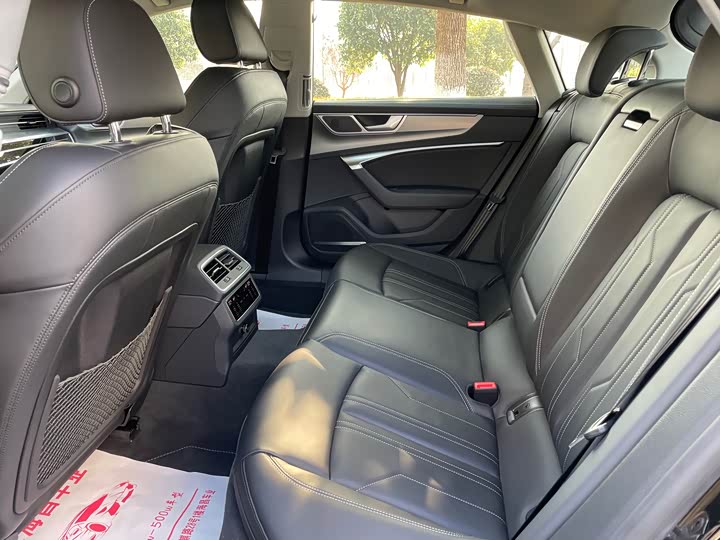 Фото 9 - Audi A7