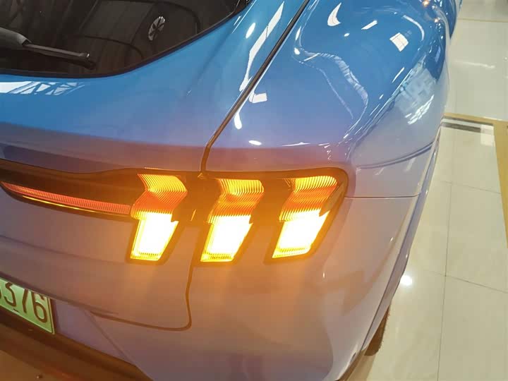 Фото 8 - Ford Mustang Mach-E