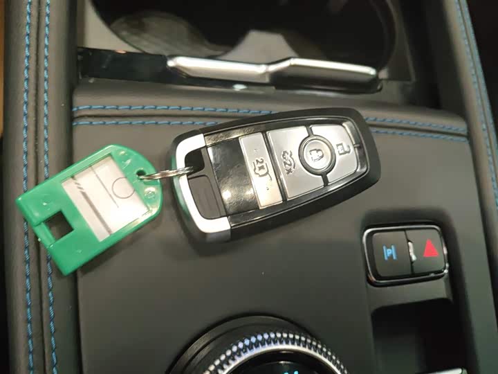 Фото 9 - Ford Mustang Mach-E