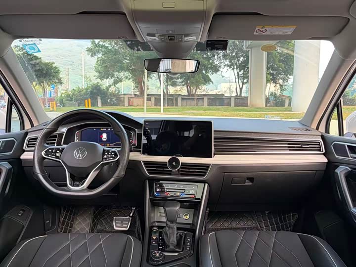 Фото 6 - Volkswagen Tiguan L Pro