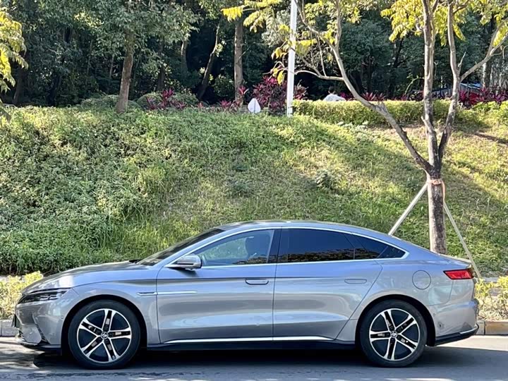 Фото 3 - BYD Han