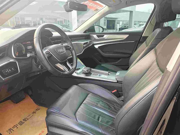 Фото 4 - Audi A6L