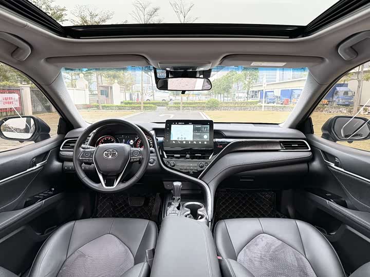 Фото 7 - Toyota Camry