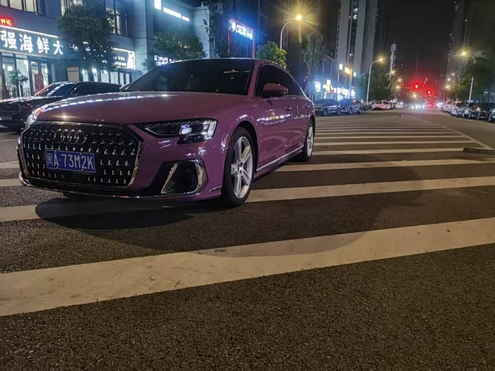 Фото 3 - Audi A8