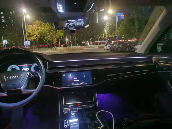 Фото 6 - Audi A8