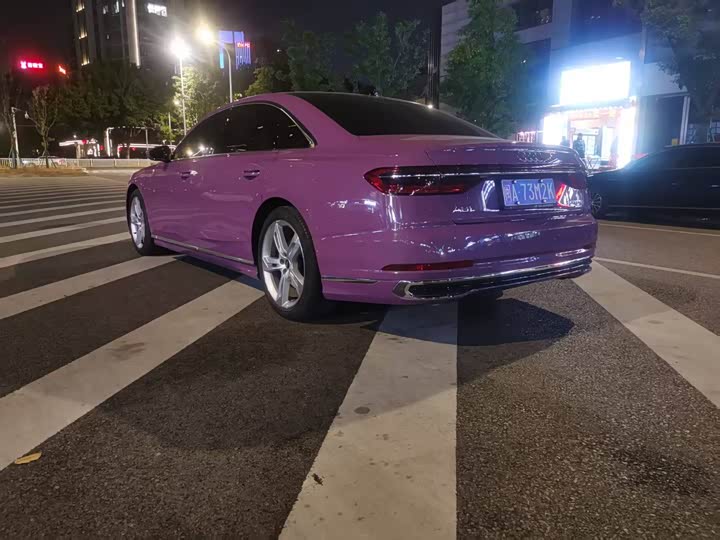 Фото 7 - Audi A8