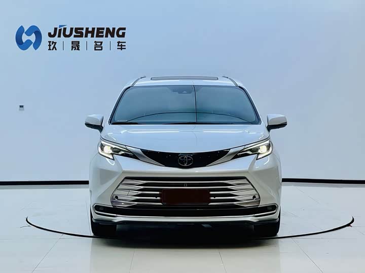 Фото 2 - Toyota Sienna