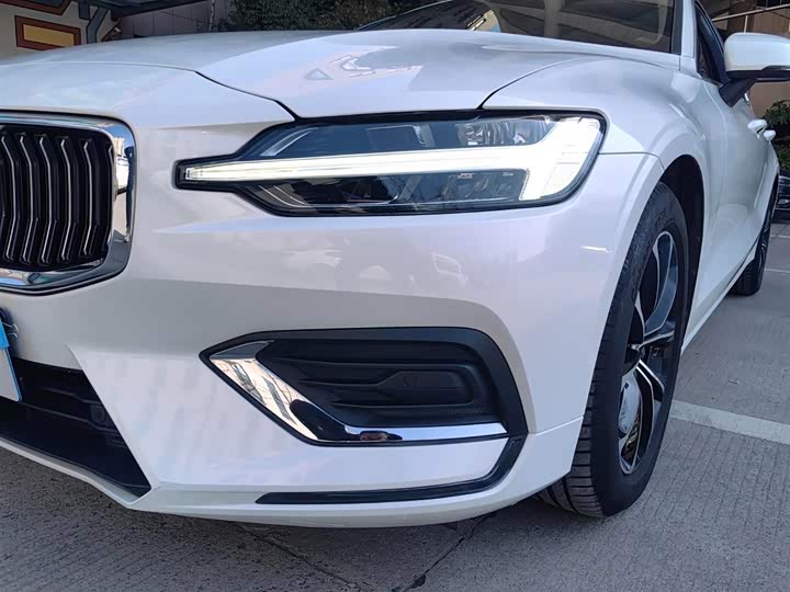 Фото 4 - Volvo S60