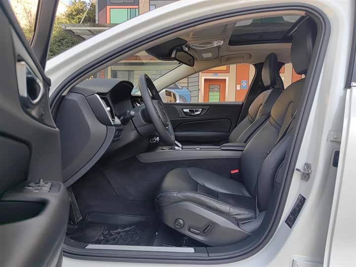 Фото 5 - Volvo S60