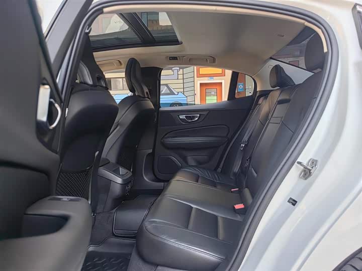 Фото 6 - Volvo S60