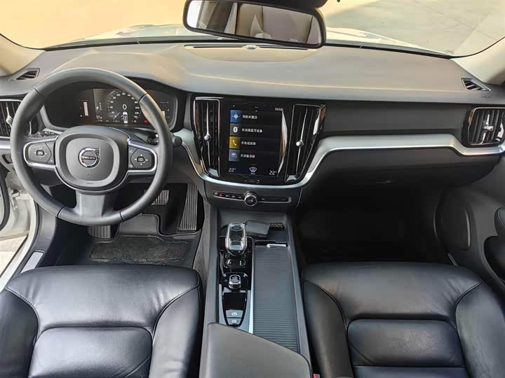 Фото 9 - Volvo S60