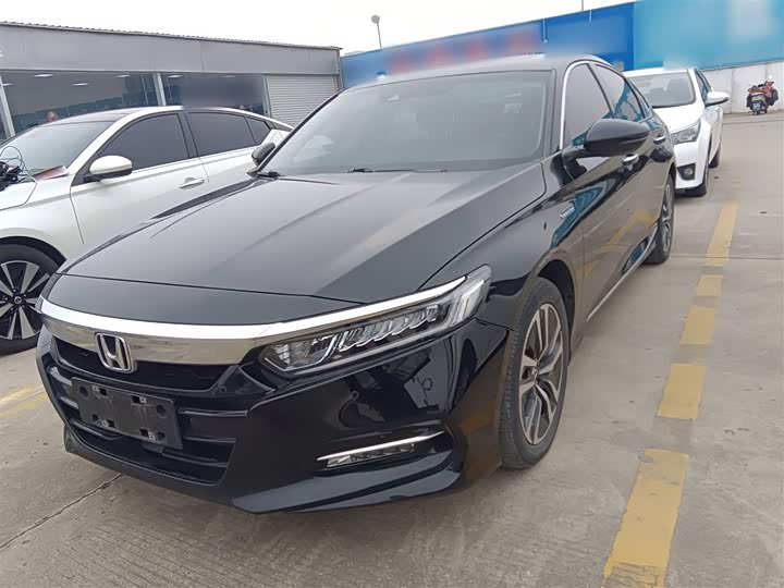 Фото 2 - Honda Accord