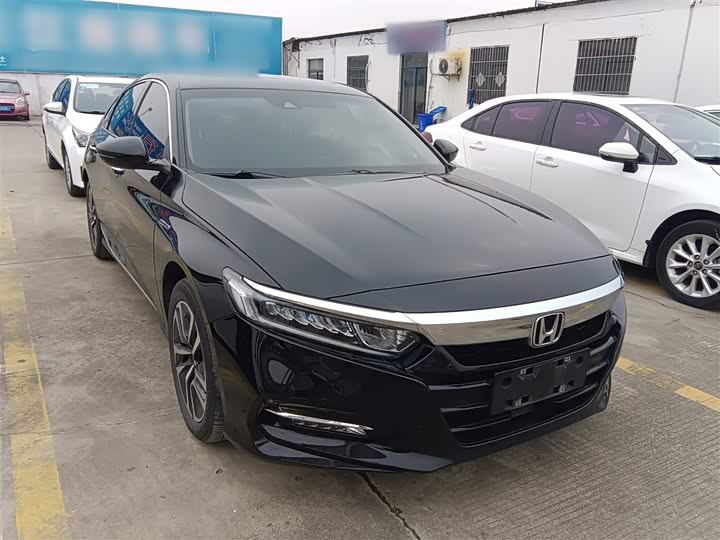 Фото 4 - Honda Accord