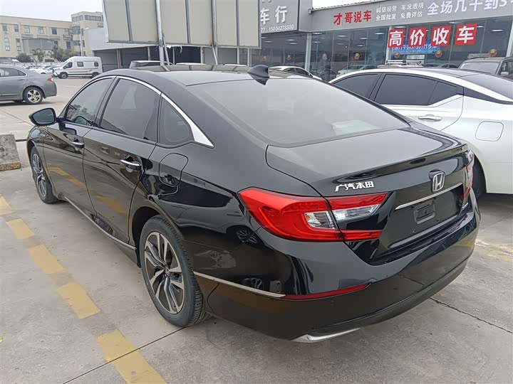 Фото 5 - Honda Accord