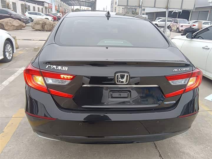 Фото 6 - Honda Accord