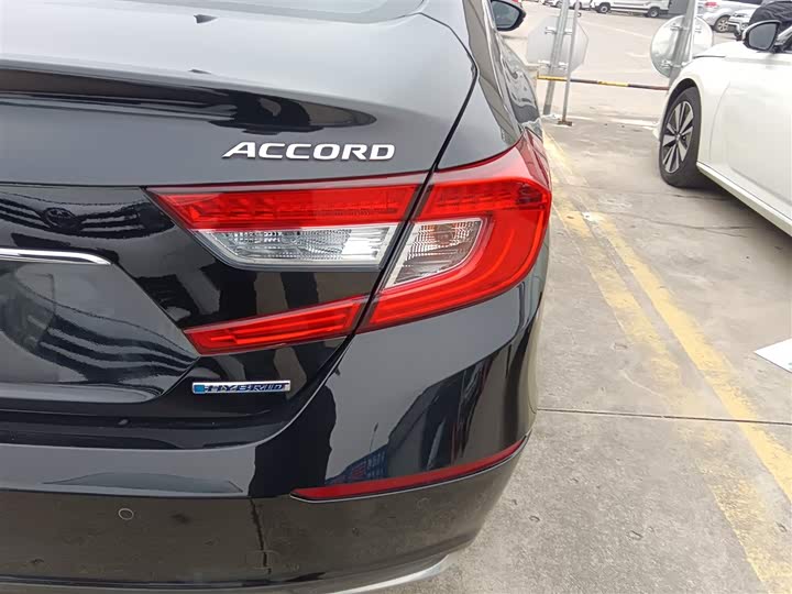 Фото 8 - Honda Accord