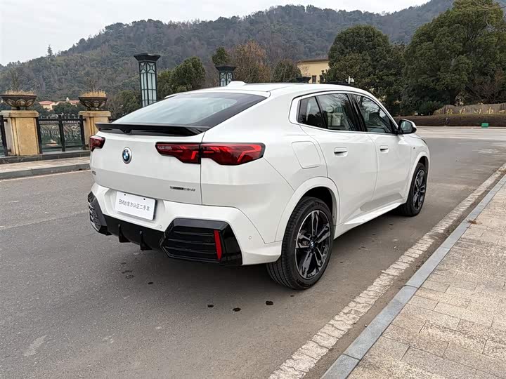 Фото 5 - BMW X2