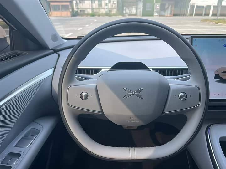 Фото 8 - XPeng Mona M03