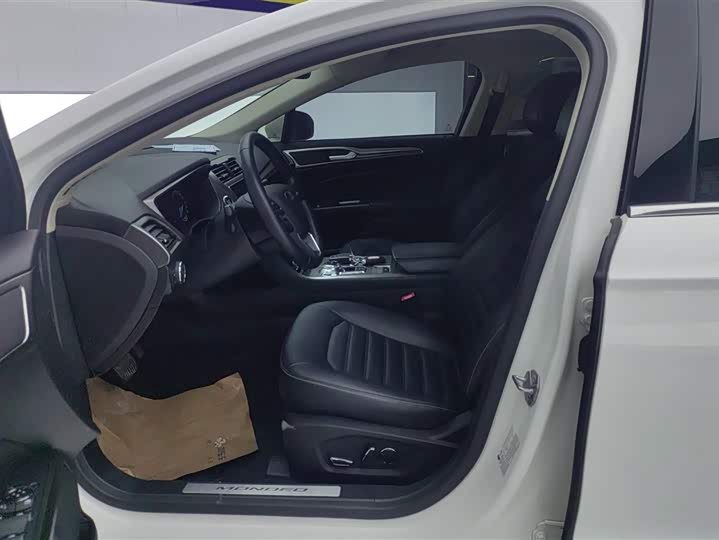 Фото 9 - Ford Mondeo