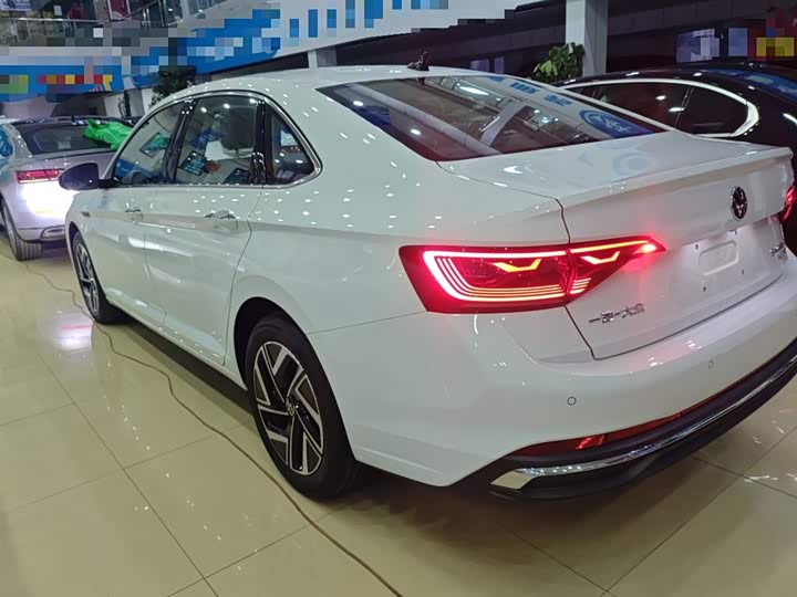 Фото 5 - Volkswagen Sagitar L